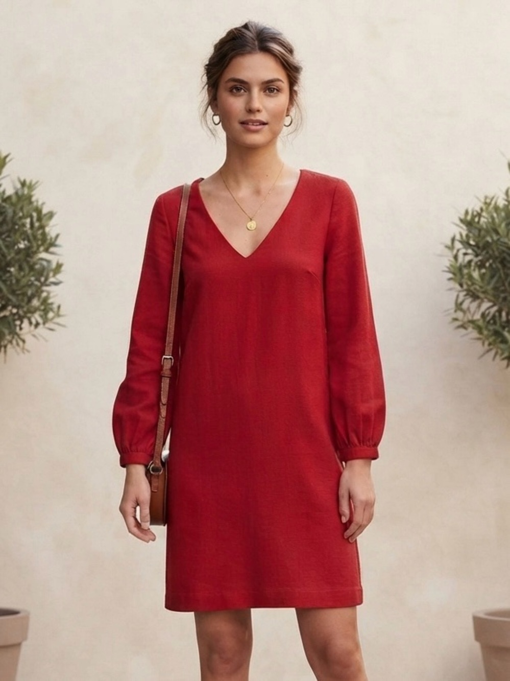 Trina Turk Women’s Size 6 Red V Neck Shift Dress